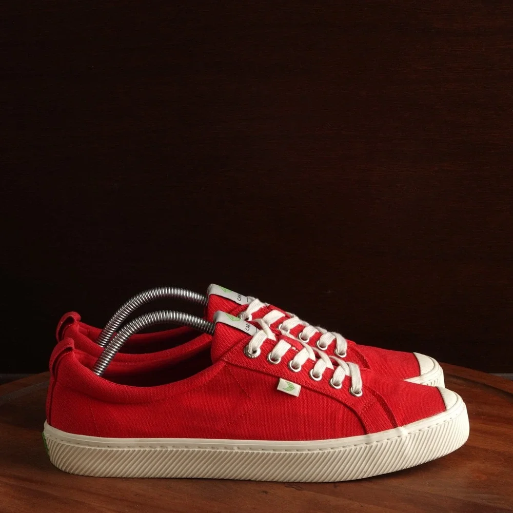 Cariuma Sneakers Unisex Size M10.5 W12 Red OCA Low Canvas Modern Casual Shoes